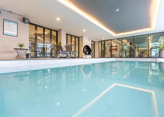 56 Hotel 4*
