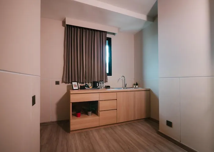 56 Hotel 4*
